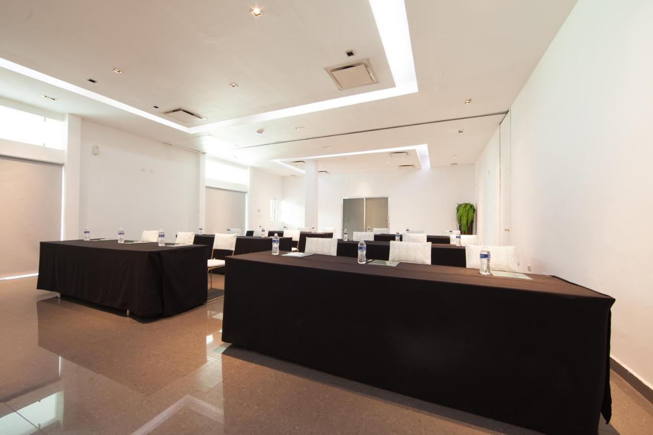 Inhouse Culiacan Exterior photo