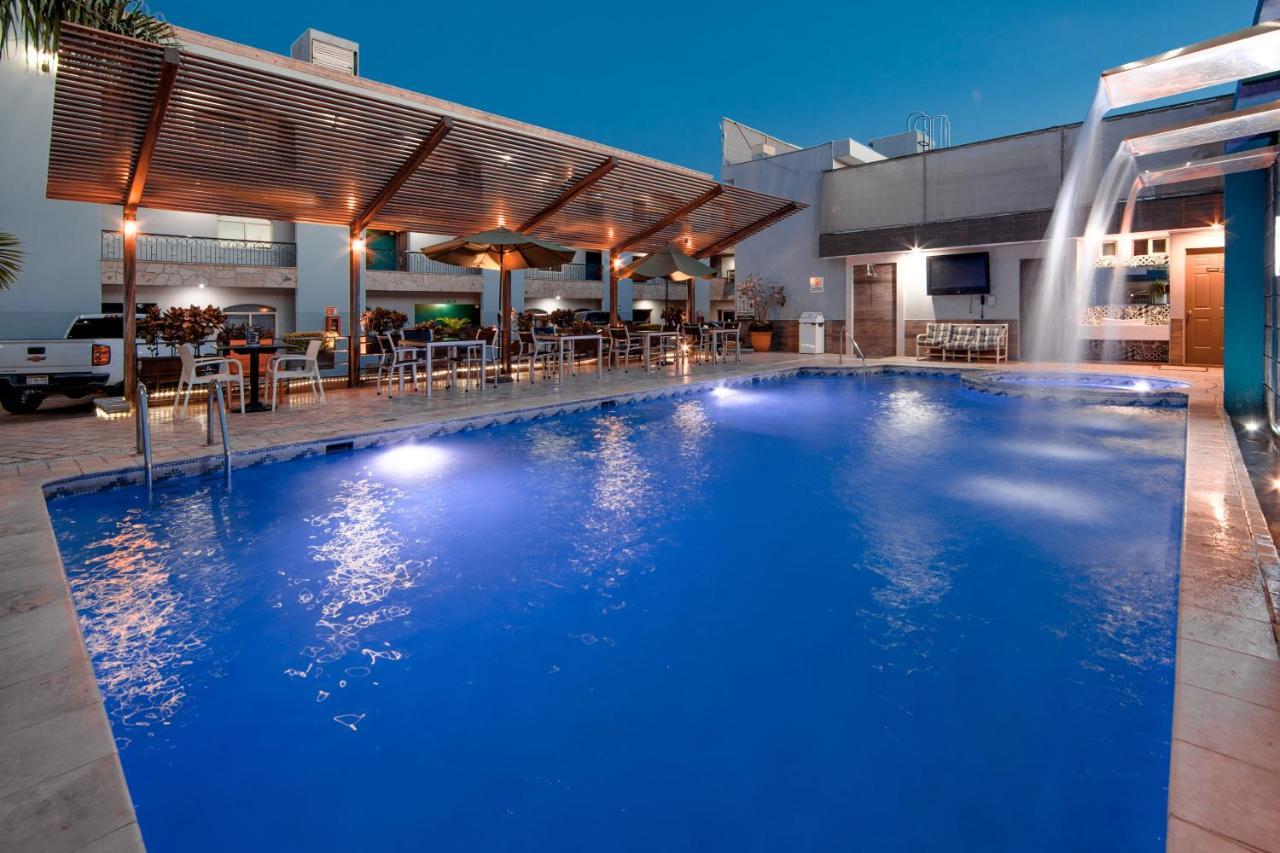 Inhouse Culiacan Exterior photo
